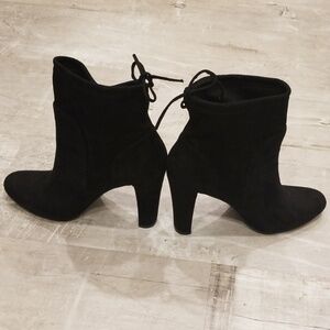 💕CHARLES DAVID💕 Black Microsuede Heel Booties
